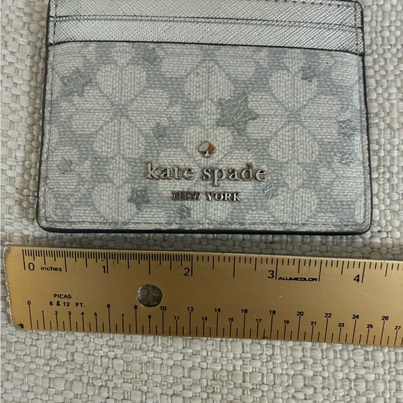 Kate Spade NWOT silver &Cream  Card Holder with Logo - Picture 11 of 13
